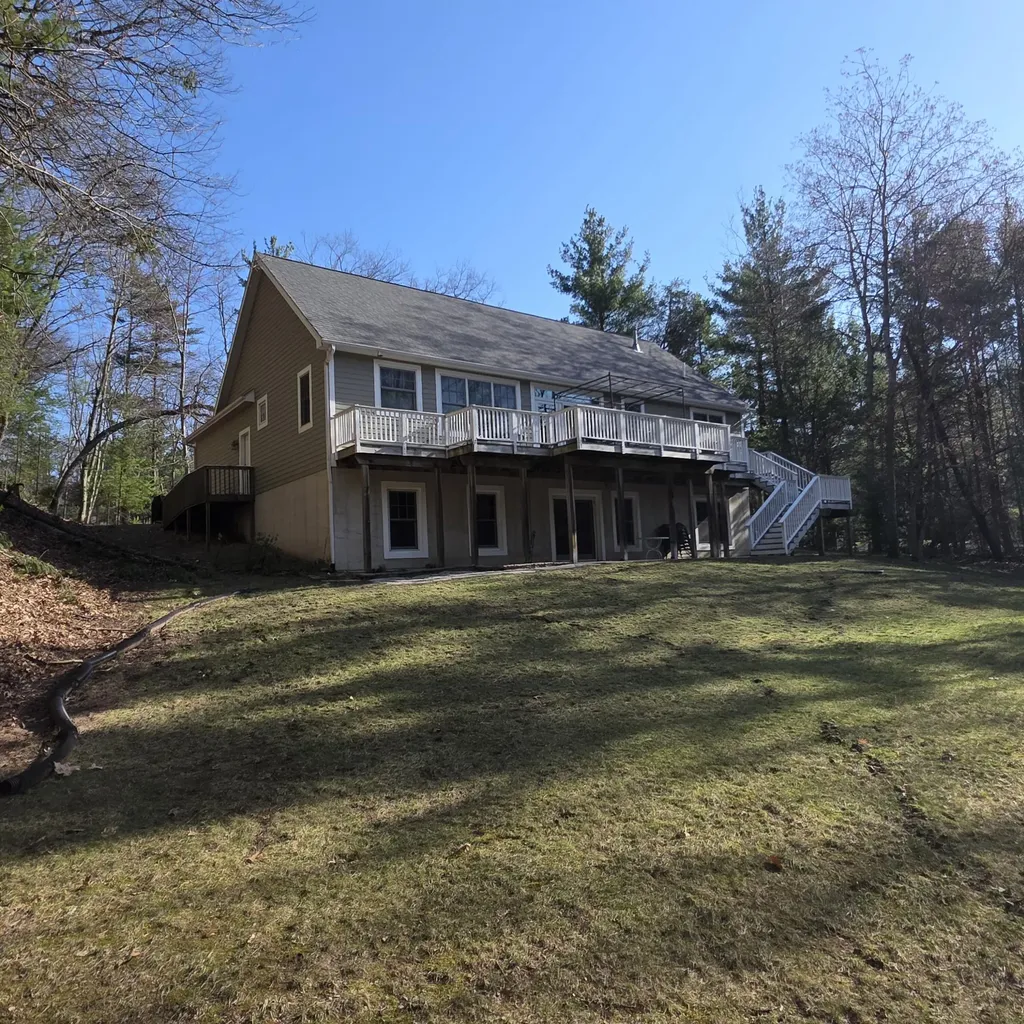 5875 W Michigan Avenue Pentwater Township MI 49449