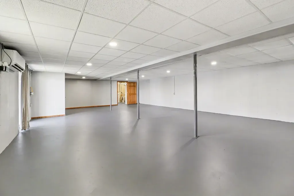4664 S Eden Lake Road Eden Township MI 49405
