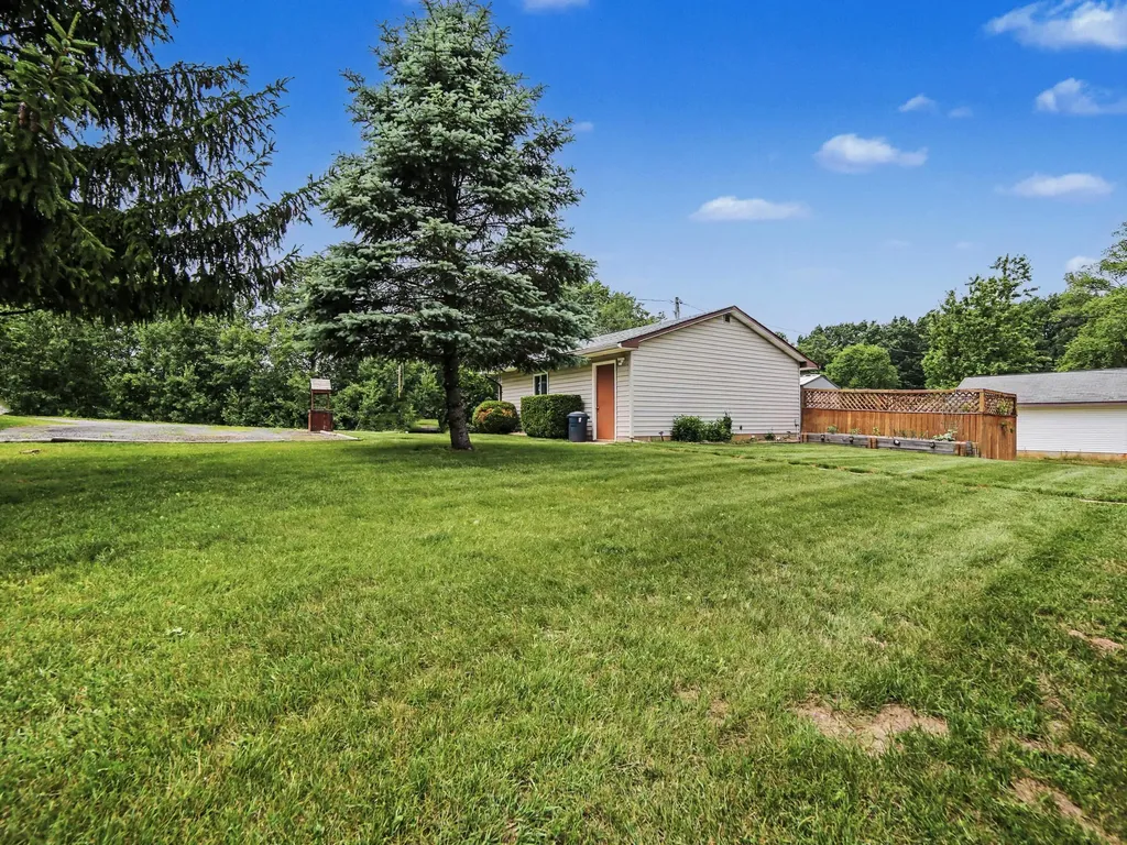 4664 S Eden Lake Road Eden Township MI 49405