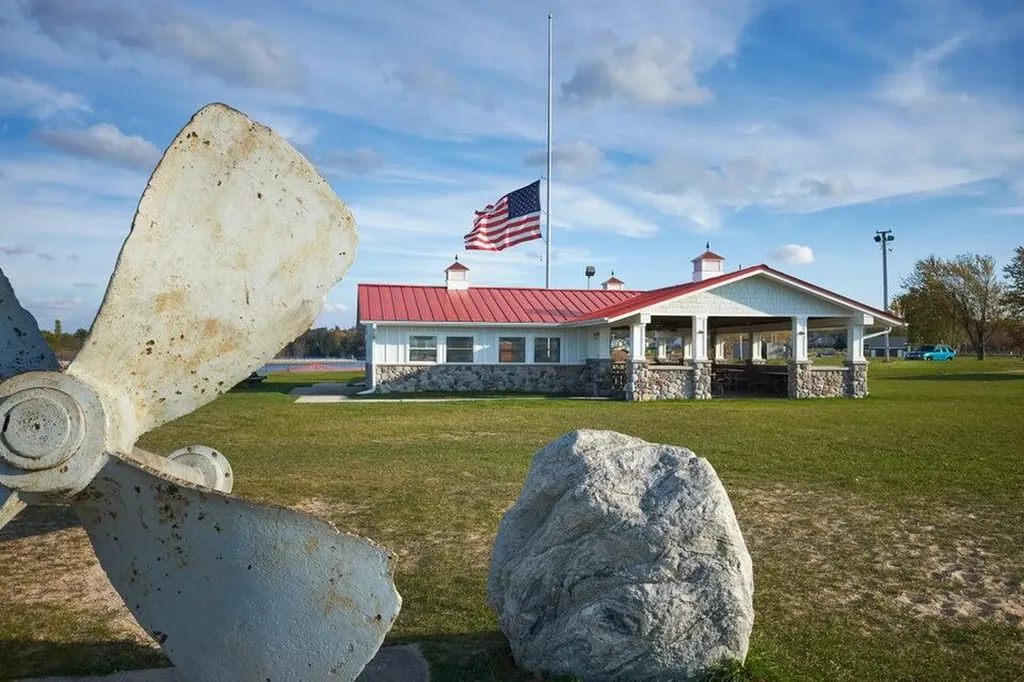 86 Washington Street Manistee City MI 49660