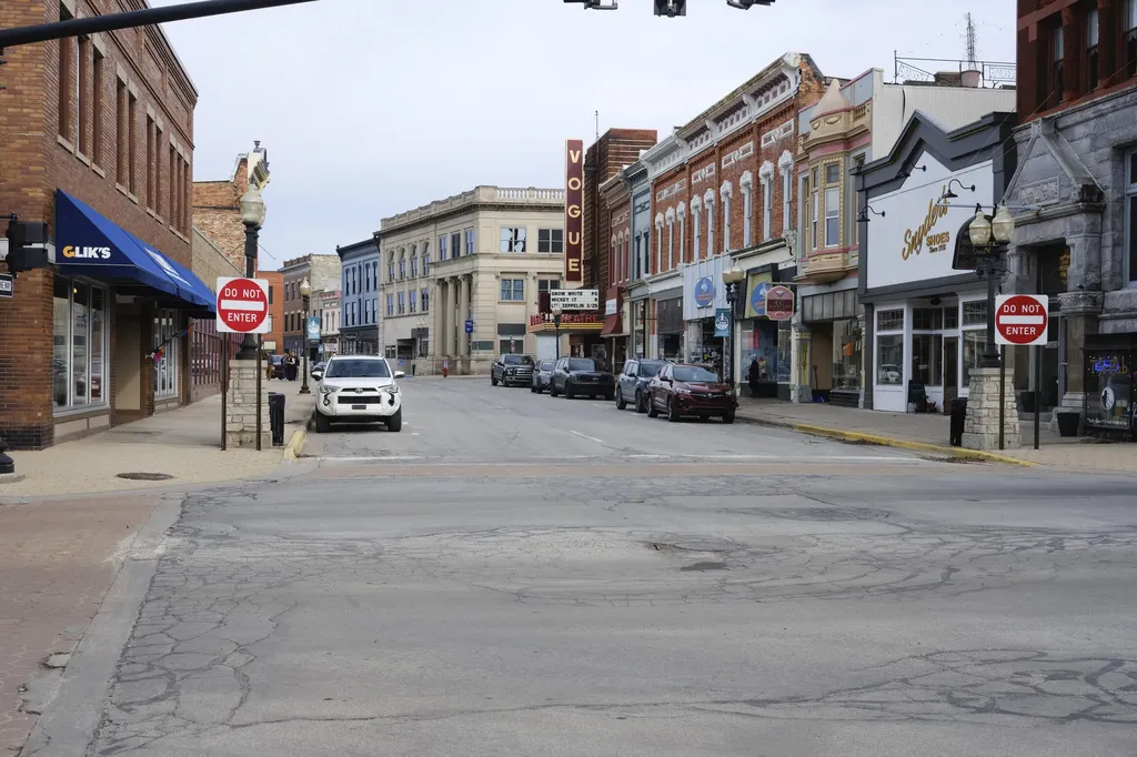 86 Washington Street Manistee City MI 49660