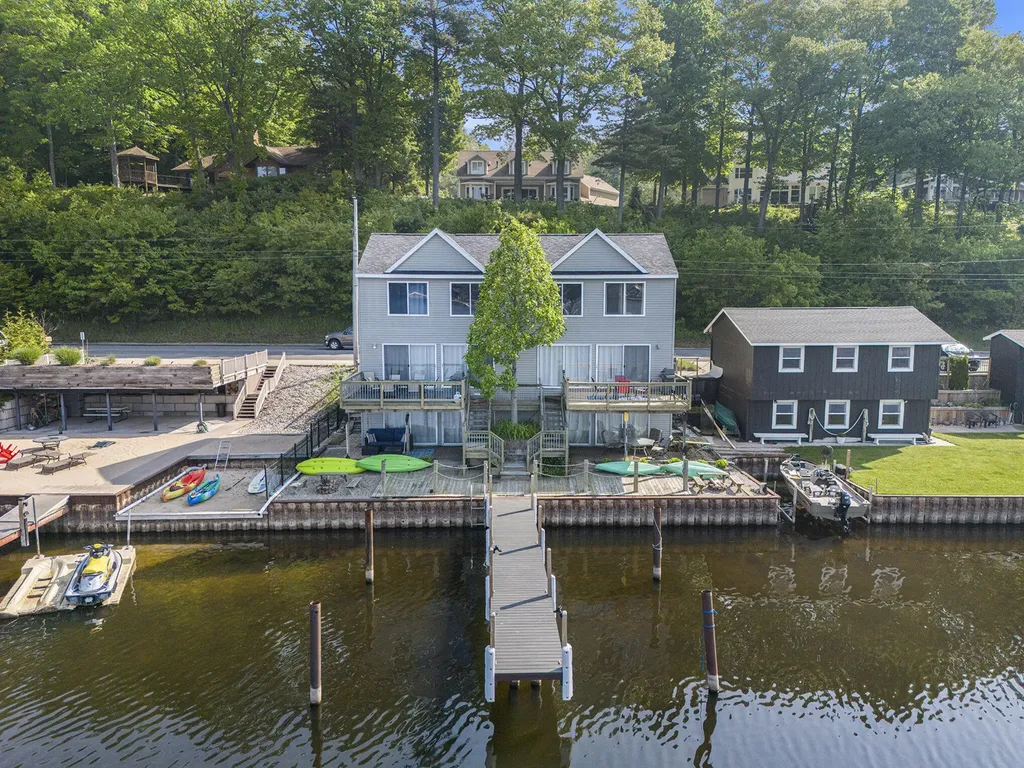 5293 W Monroe Road Pentwater Township MI 49449