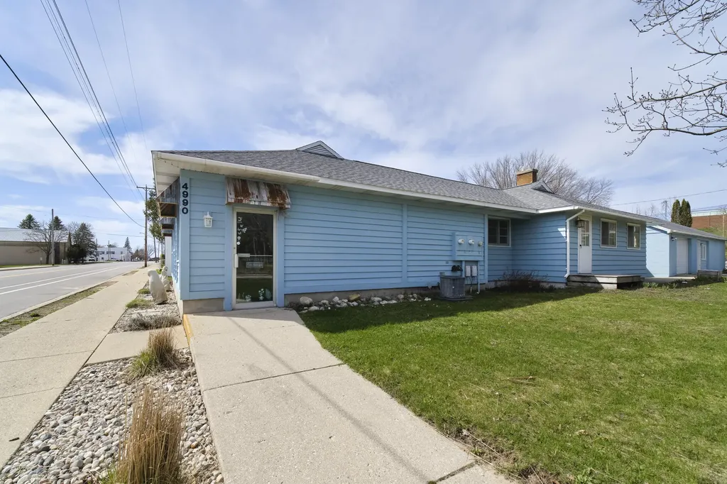 4990 Main Street Onekama Village MI 49675