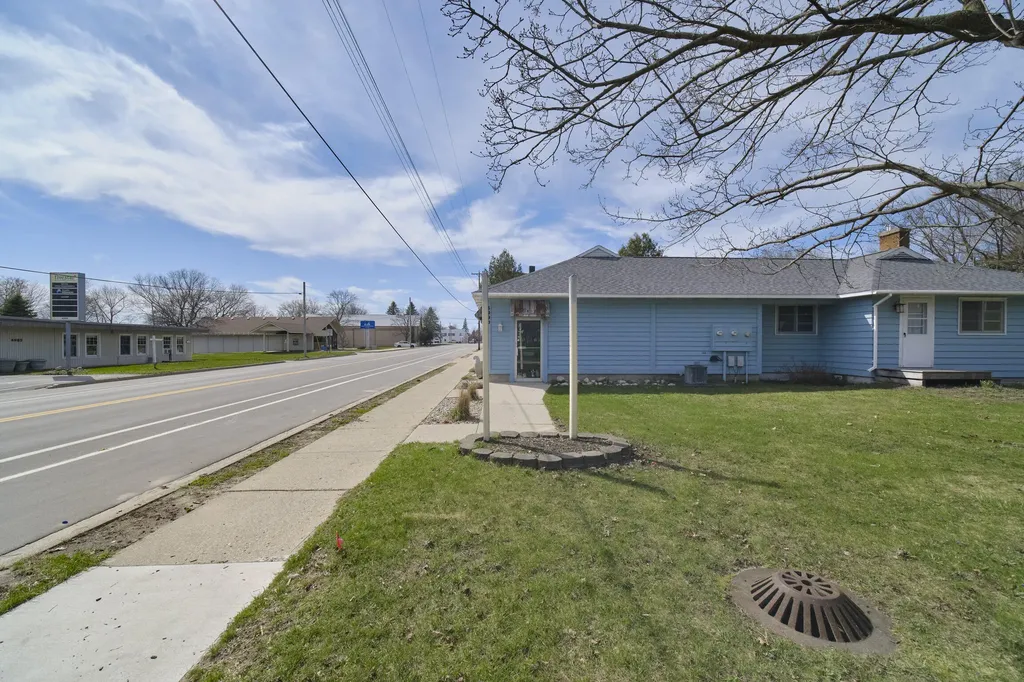 4990 Main Street Onekama Village MI 49675