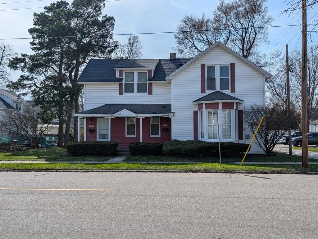 208 S Washington Avenue Ludington City MI 49431
