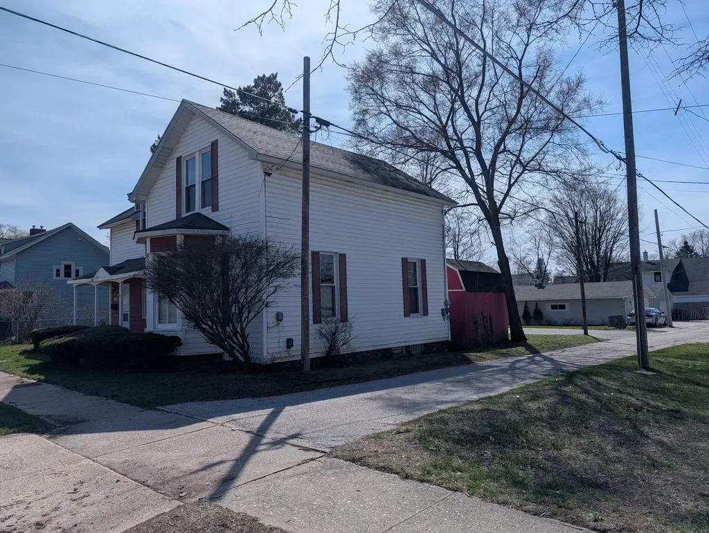 208 S Washington Avenue Ludington City MI 49431