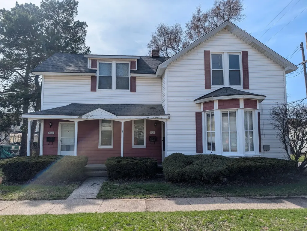 208 S Washington Avenue Ludington City MI 49431