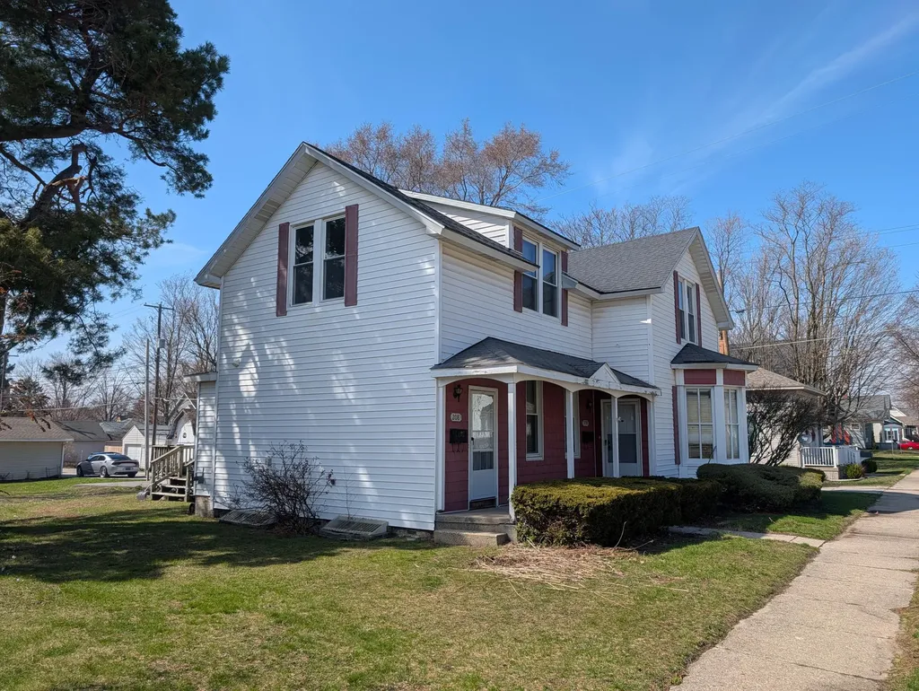 208 S Washington Avenue Ludington City MI 49431