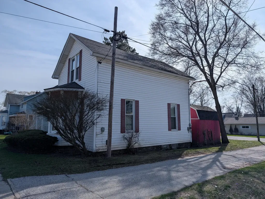 208 S Washington Avenue Ludington City MI 49431