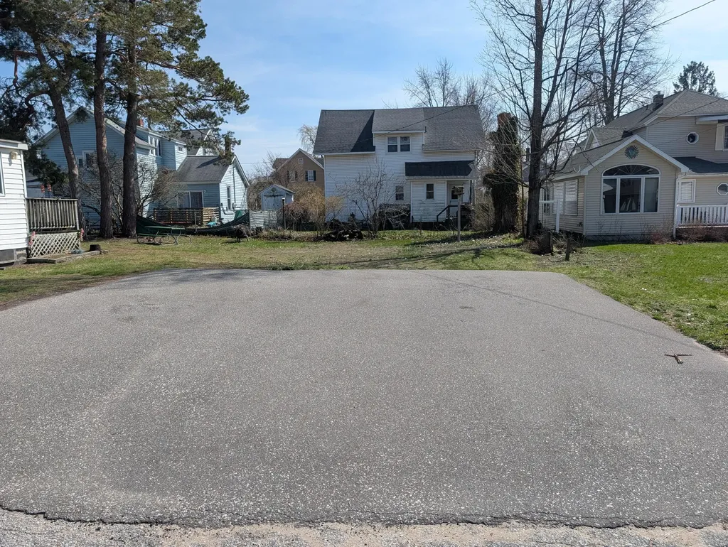 208 S Washington Avenue Ludington City MI 49431
