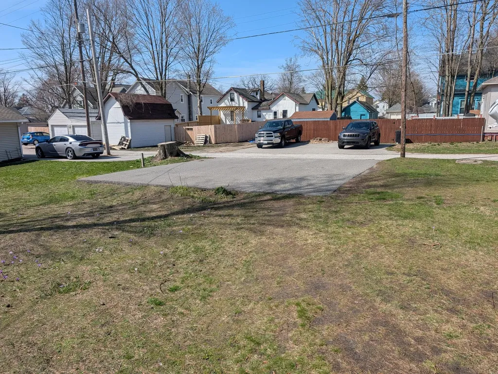 208 S Washington Avenue Ludington City MI 49431