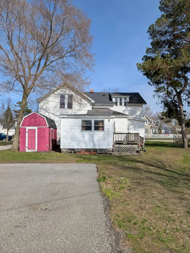 208 S Washington Avenue Ludington City MI 49431