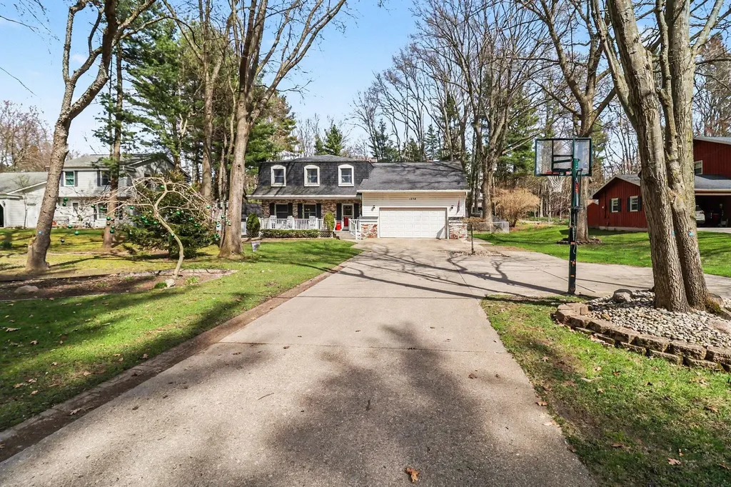 1378 N Lendale Street Pere Marquette Charter Township MI 49431