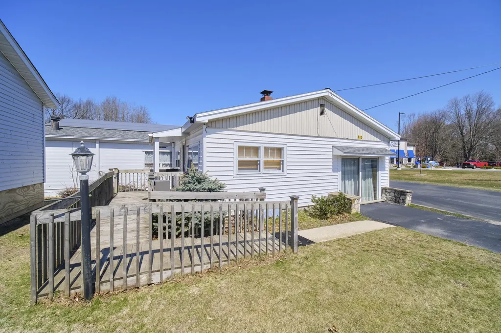 480 E Parkdale Avenue Manistee Township MI 49660