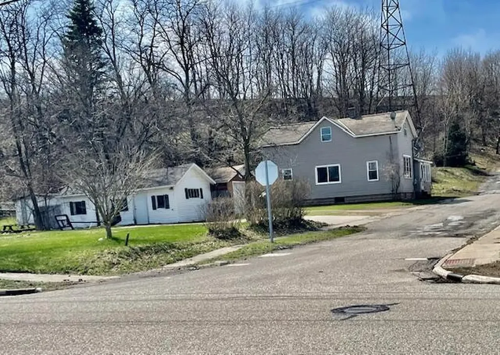 183 12th Street Manistee City MI 49660