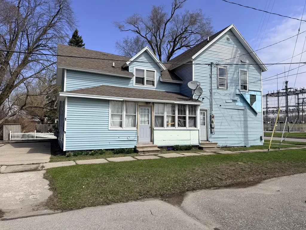 822 Vine Street Manistee City MI 49660