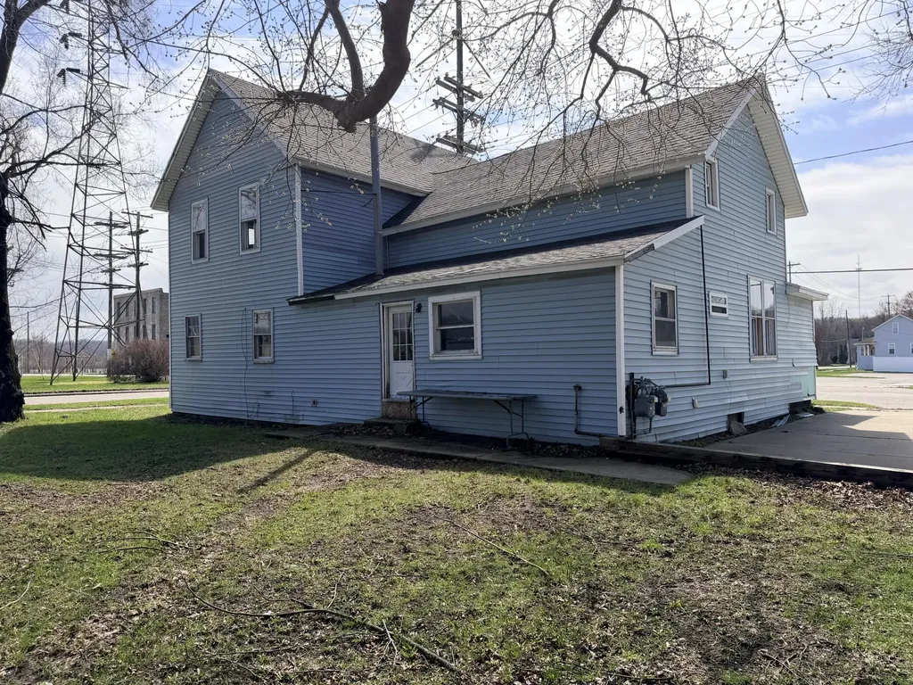 822 Vine Street Manistee City MI 49660