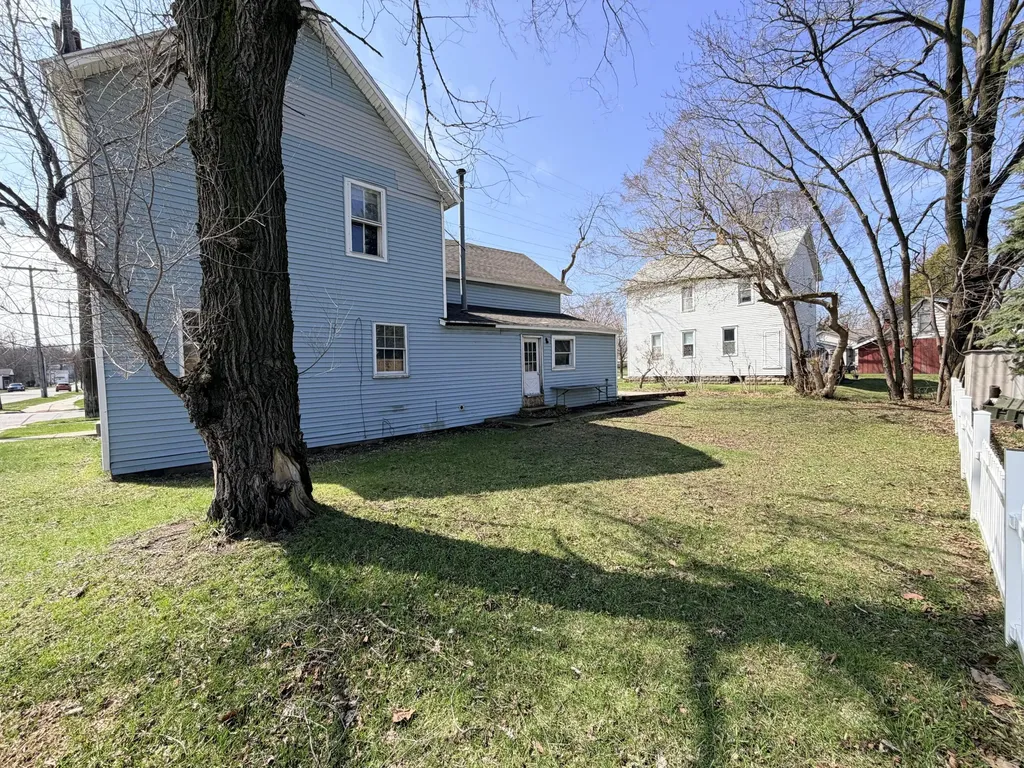 822 Vine Street Manistee City MI 49660