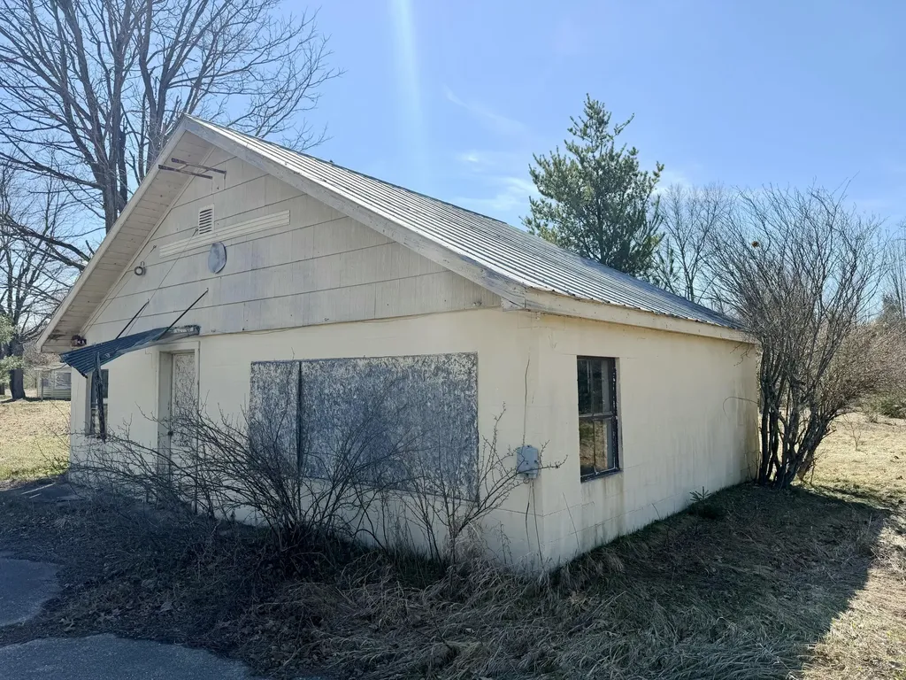 10553 Us-31 Grant Township MI 49411