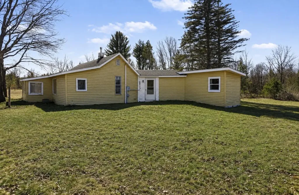10553 Us-31 Grant Township MI 49411