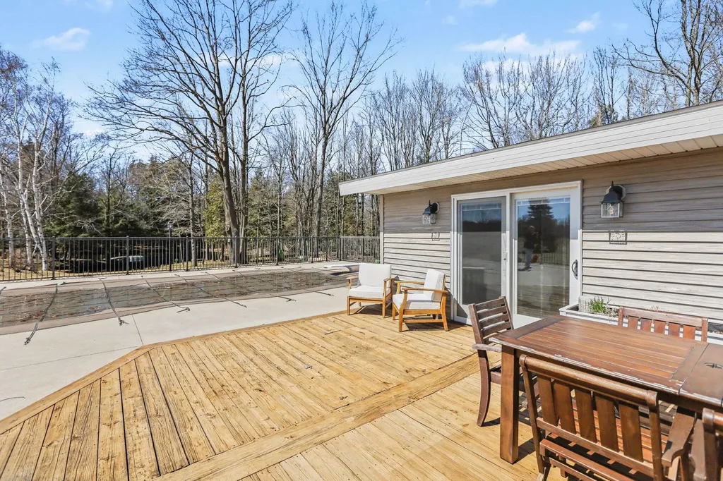 4786 Red Apple Road Filer Charter Township MI 49660
