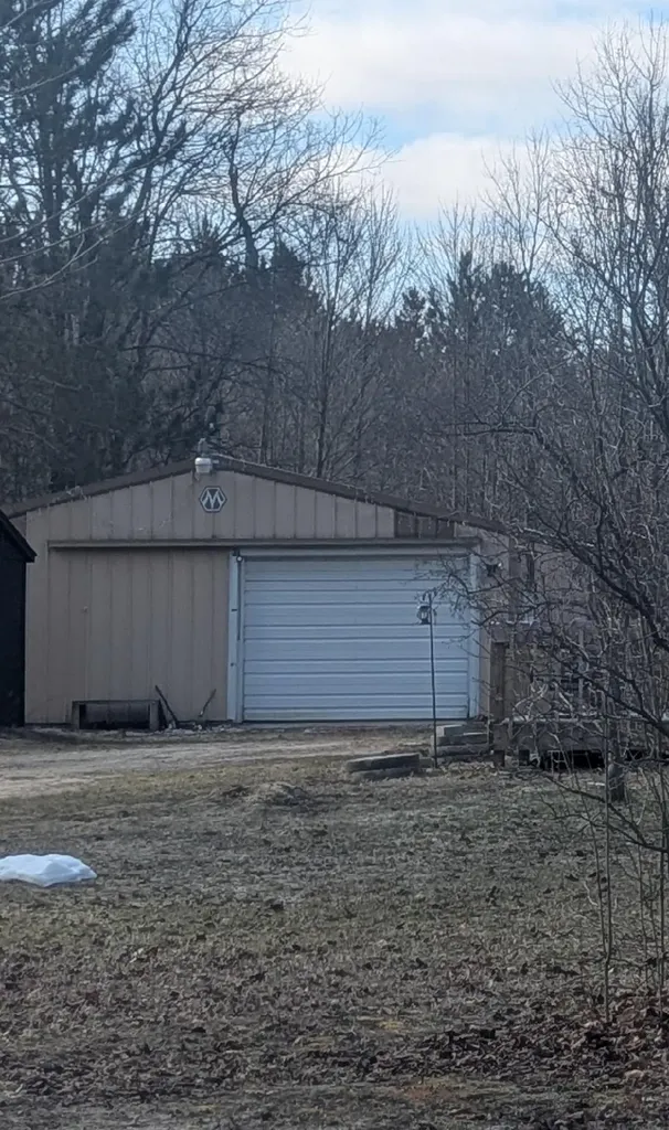 14441 Woods Trail Springdale Township MI 49683