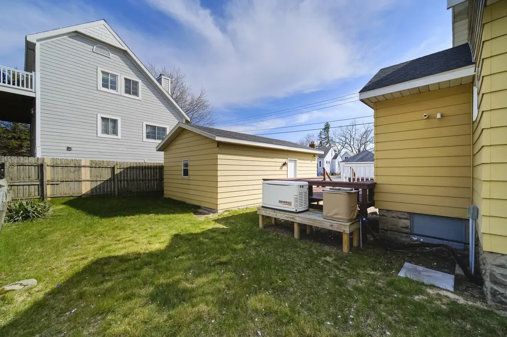 15 N Lakeshore Drive Manistee City MI 49660