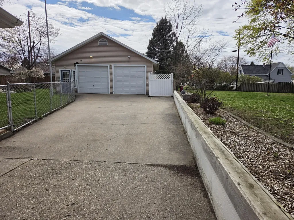 603 New William Street Ludington City MI 49431