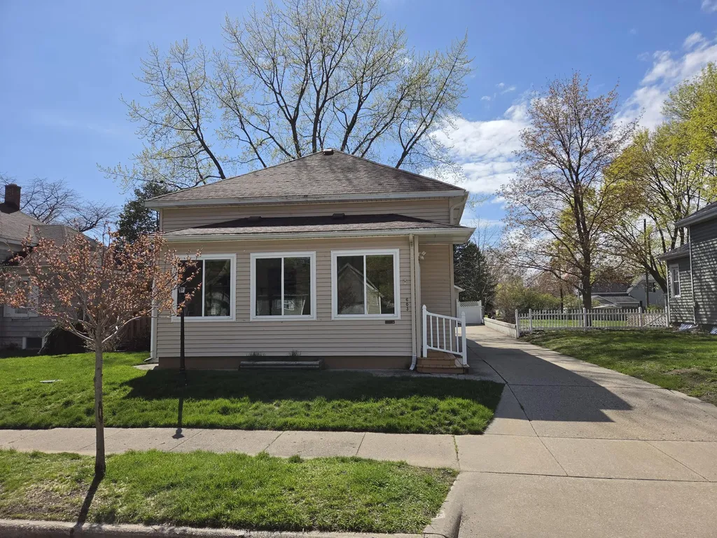 603 New William Street Ludington City MI 49431