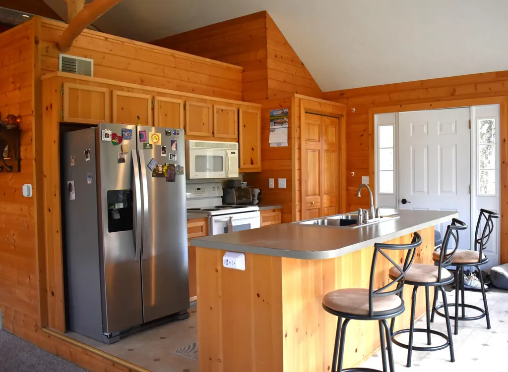 2263 W Riverbend Trail Pleasant Plains Township MI 49304