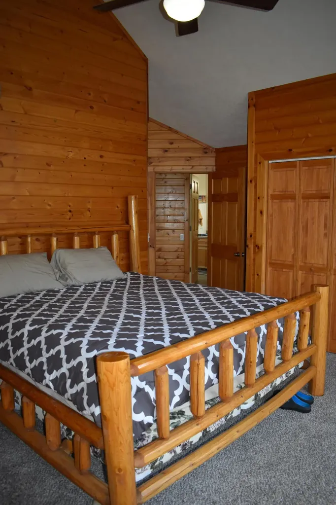 2263 W Riverbend Trail Pleasant Plains Township MI 49304