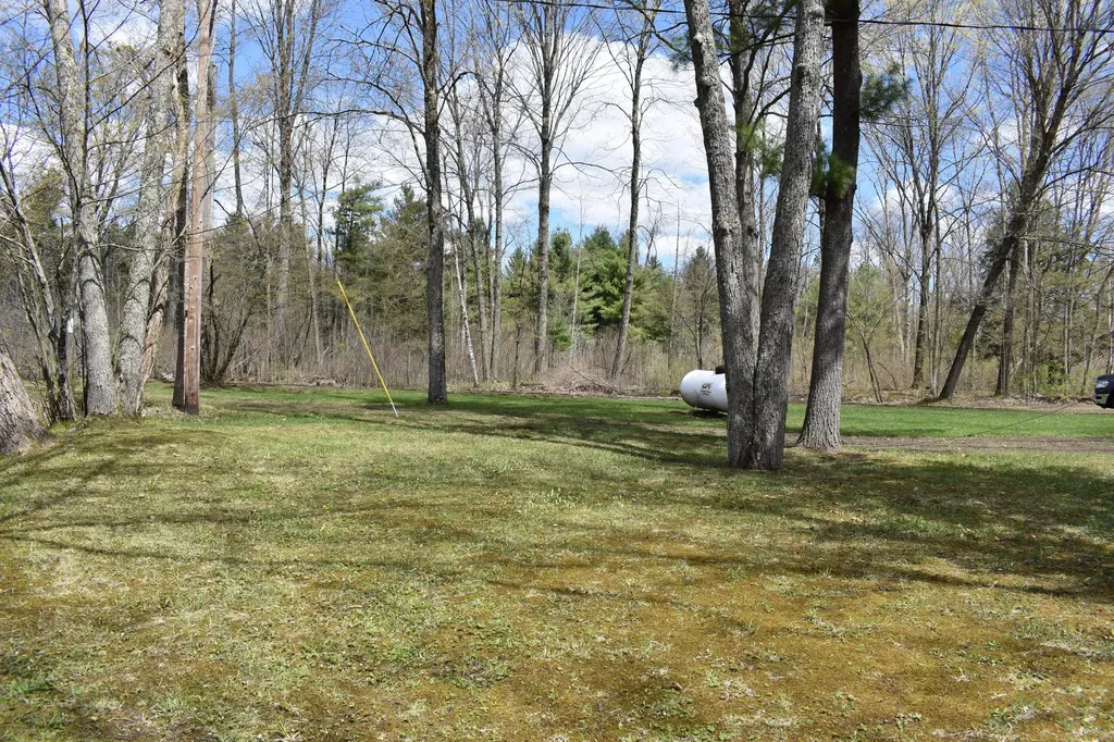 2263 W Riverbend Trail Pleasant Plains Township MI 49304