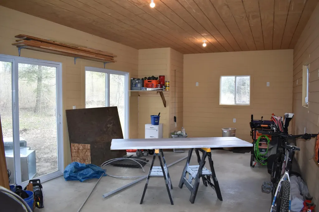 2263 W Riverbend Trail Pleasant Plains Township MI 49304