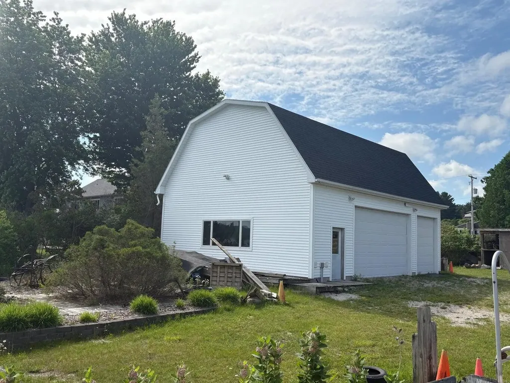 4472 Crescent Beach Road Onekama Township MI 49675