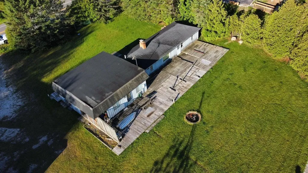 4472 Crescent Beach Road Onekama Township MI 49675