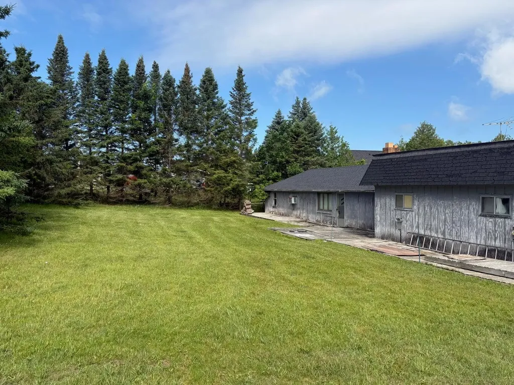 4472 Crescent Beach Road Onekama Township MI 49675