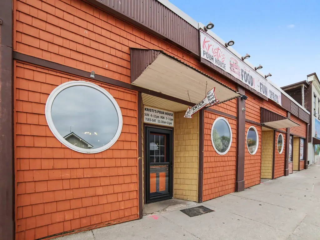 211 E Main Street Hart City MI 49420