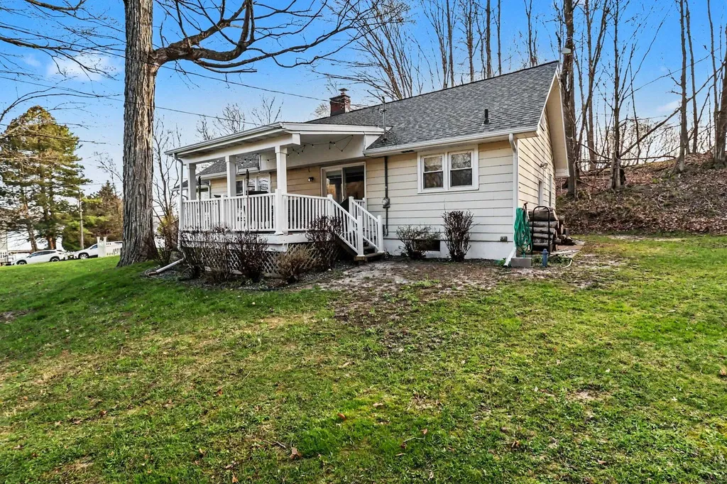5989 W Barnhart Road Hamlin Township MI 49431