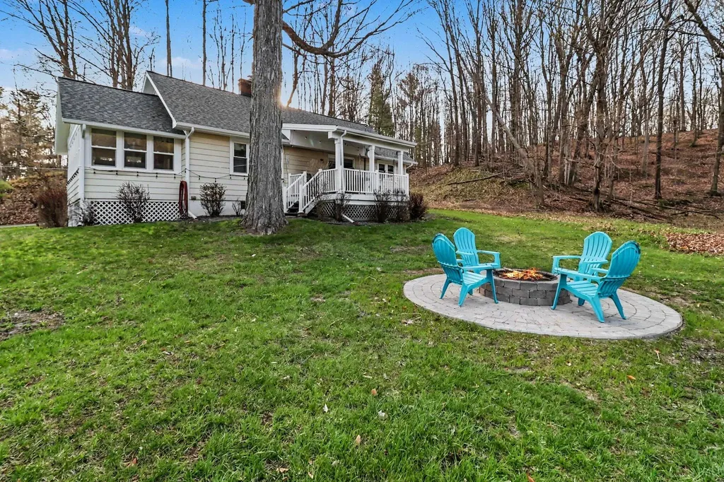 5989 W Barnhart Road Hamlin Township MI 49431