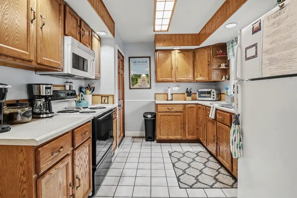 5989 W Barnhart Road Hamlin Township MI 49431