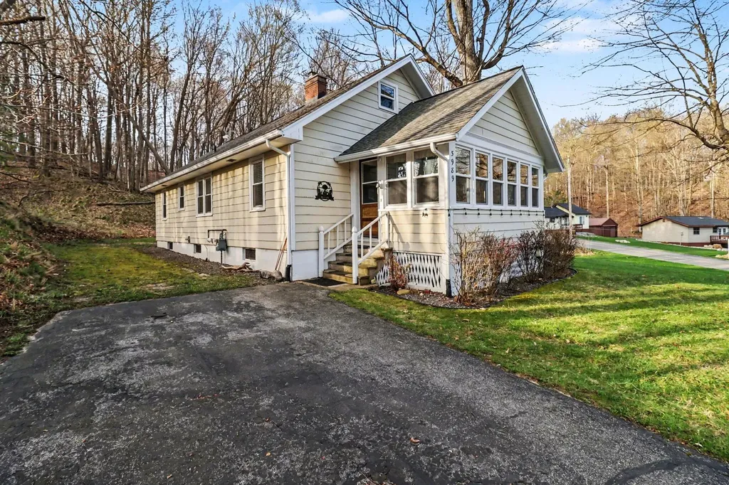 5989 W Barnhart Road Hamlin Township MI 49431