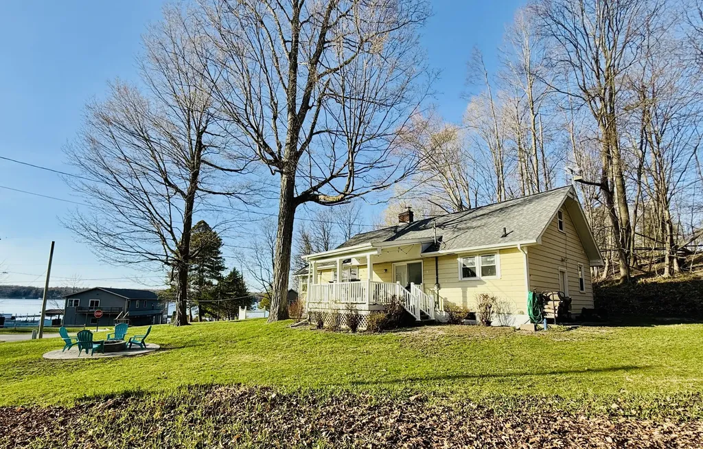 5989 W Barnhart Road Hamlin Township MI 49431