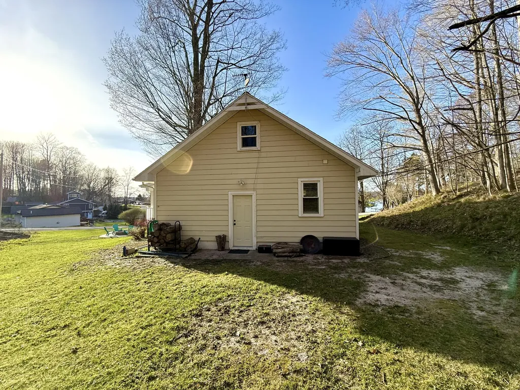 5989 W Barnhart Road Hamlin Township MI 49431
