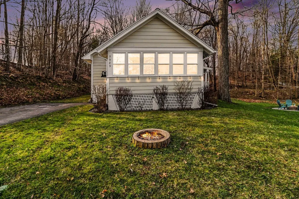 5989 W Barnhart Road Hamlin Township MI 49431