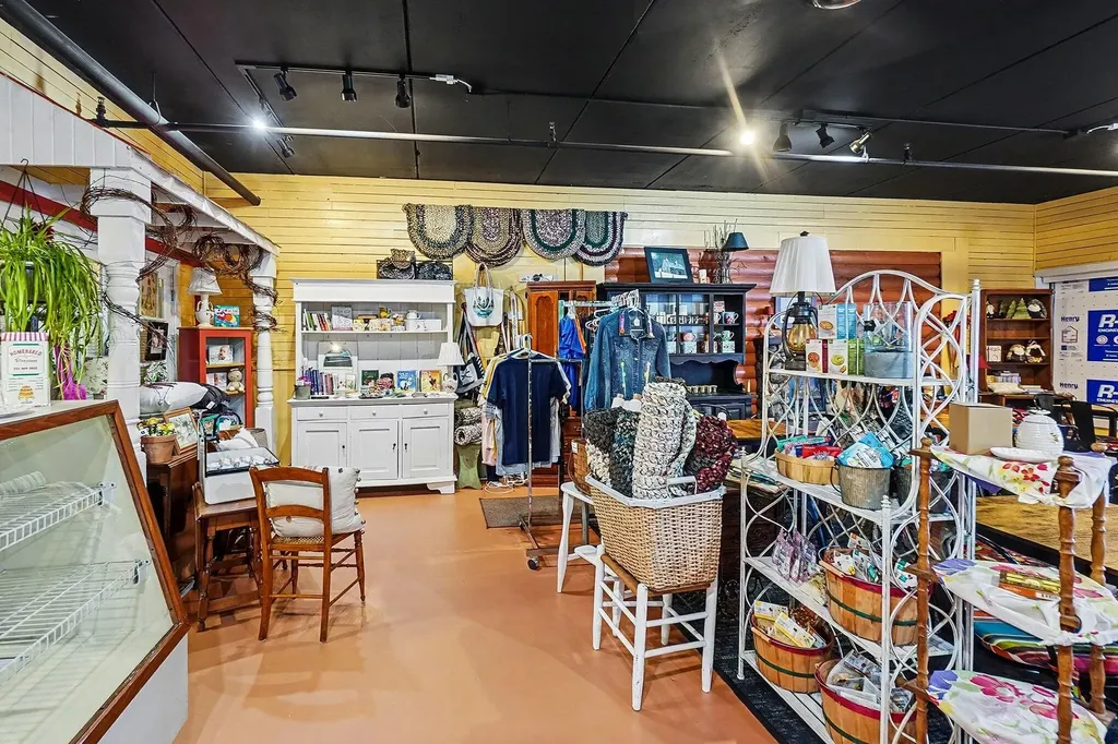 560 N Hancock Street Pentwater Village MI 49449