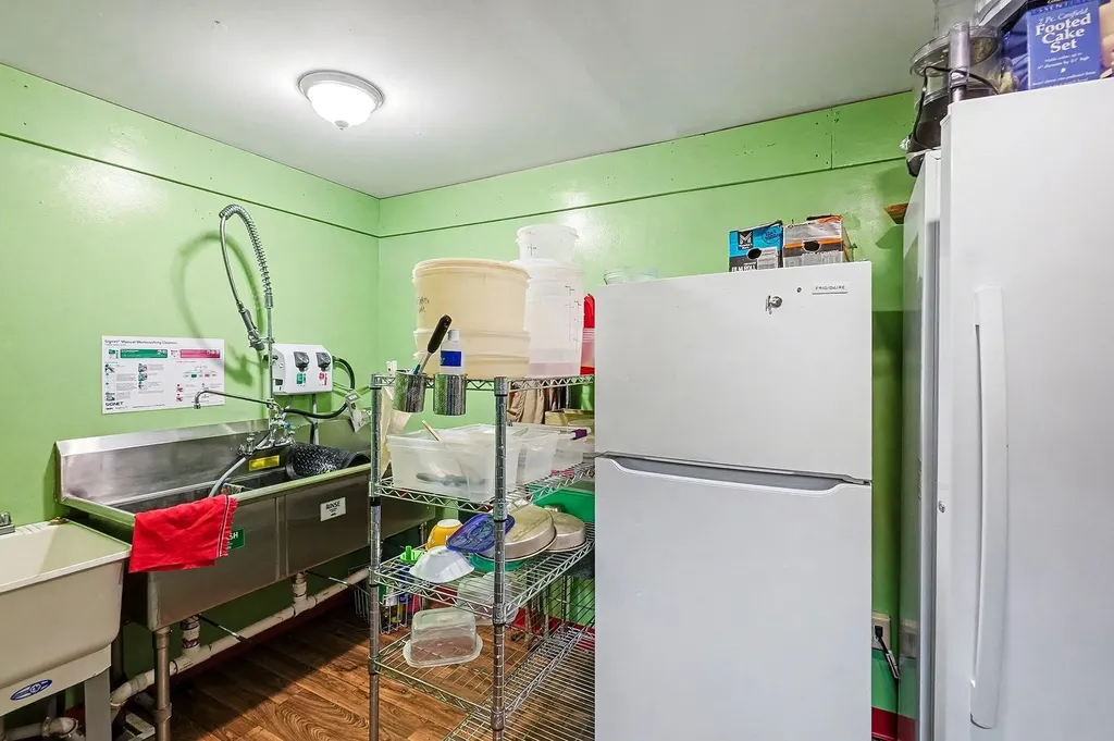 560 N Hancock Street Pentwater Village MI 49449