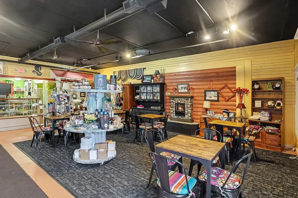 560 N Hancock Street Pentwater Village MI 49449