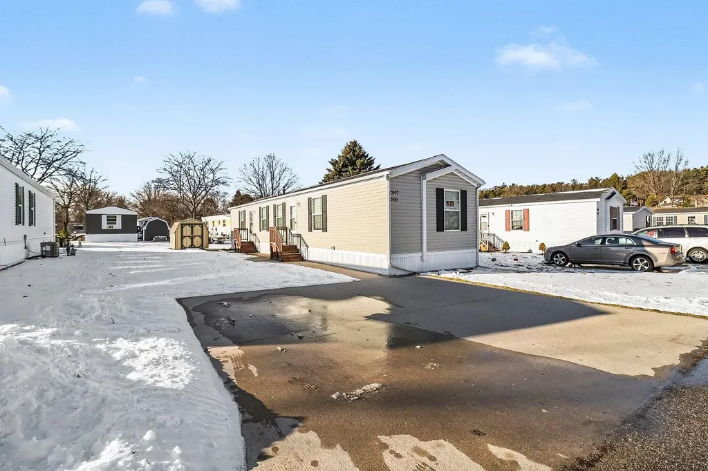 2907 N Sandy Drive Hamlin Township MI 49431