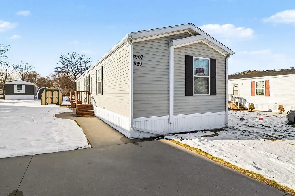 2907 N Sandy Drive Hamlin Township MI 49431