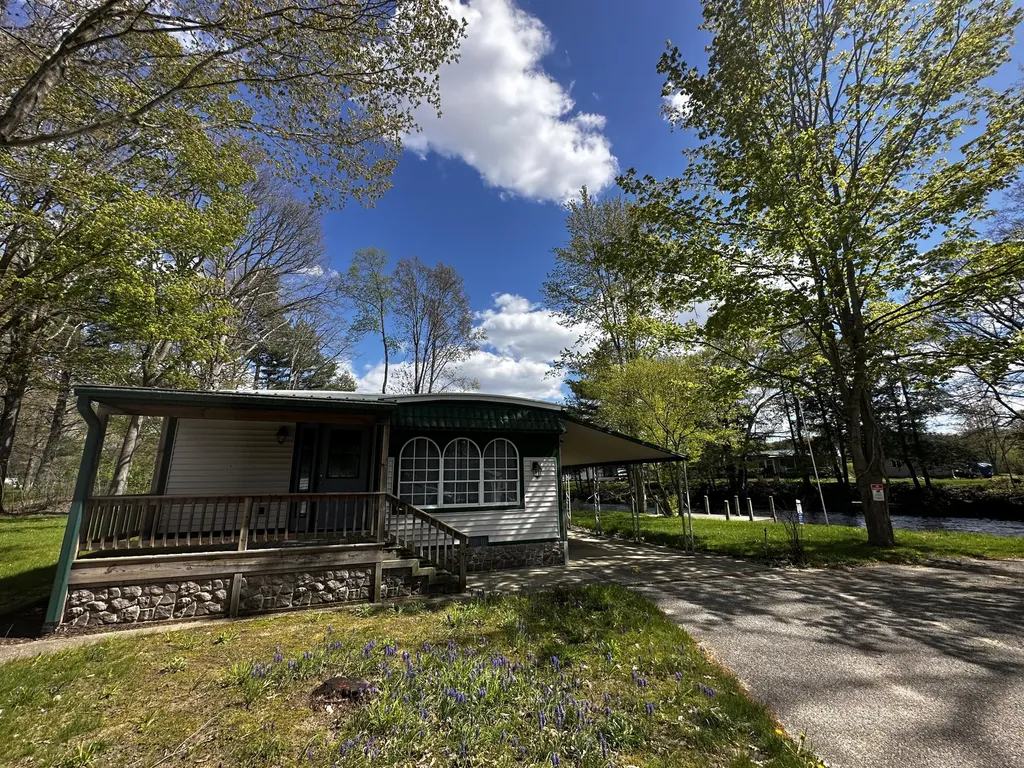 8933 E M 20 Newfield Township MI 49421